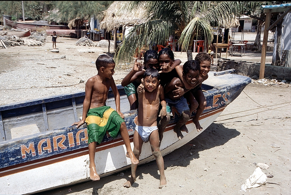 Kinder in Santa Marta - Kolumbien